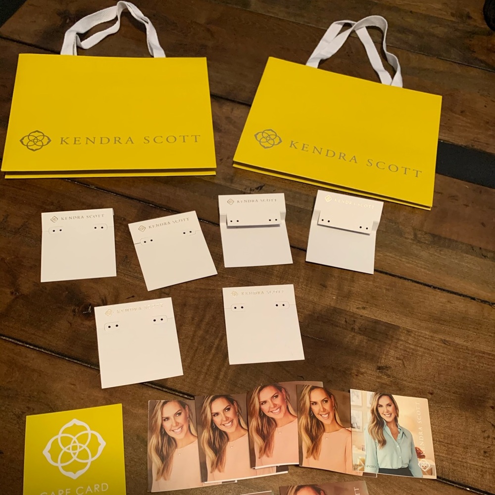 Kendra Scott bags and cards